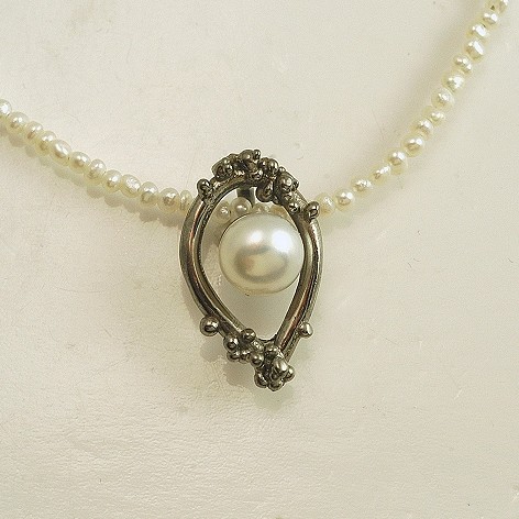 Silver pendant 925 black rhodium plated with pearl