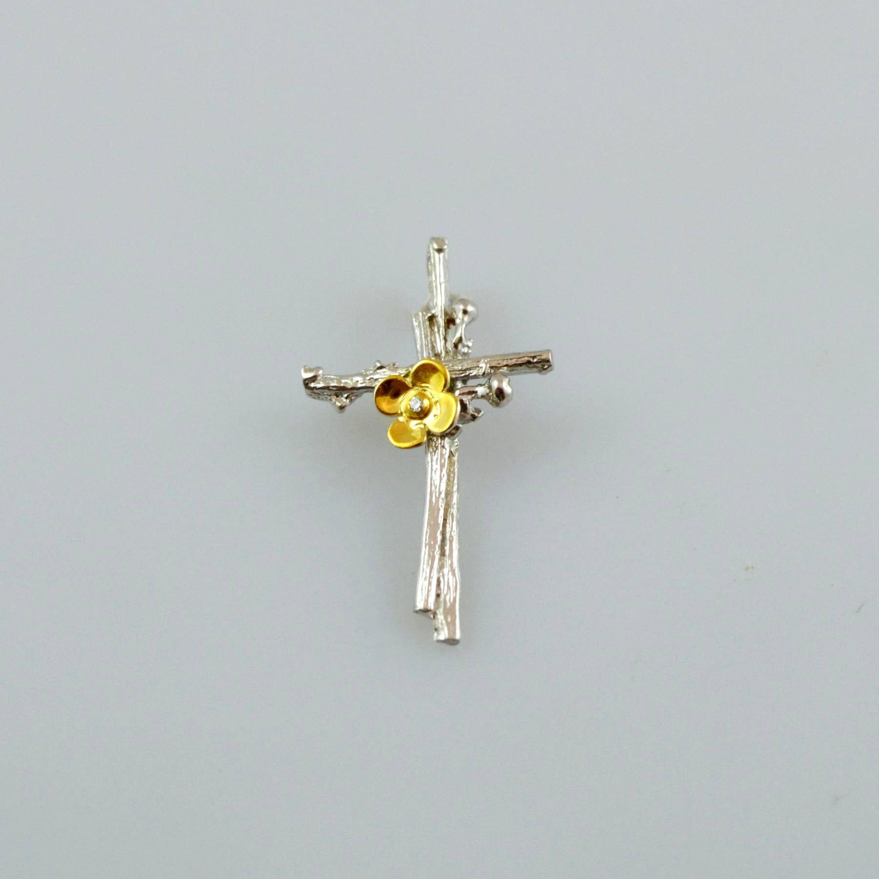 Gold or white gold cross 14K or 18K with semiprecious stones or diamonds brilliant cut