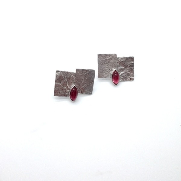 Silver handmade earrings in sterling silver rhodium, black rhodium or gold plated with mineral stones