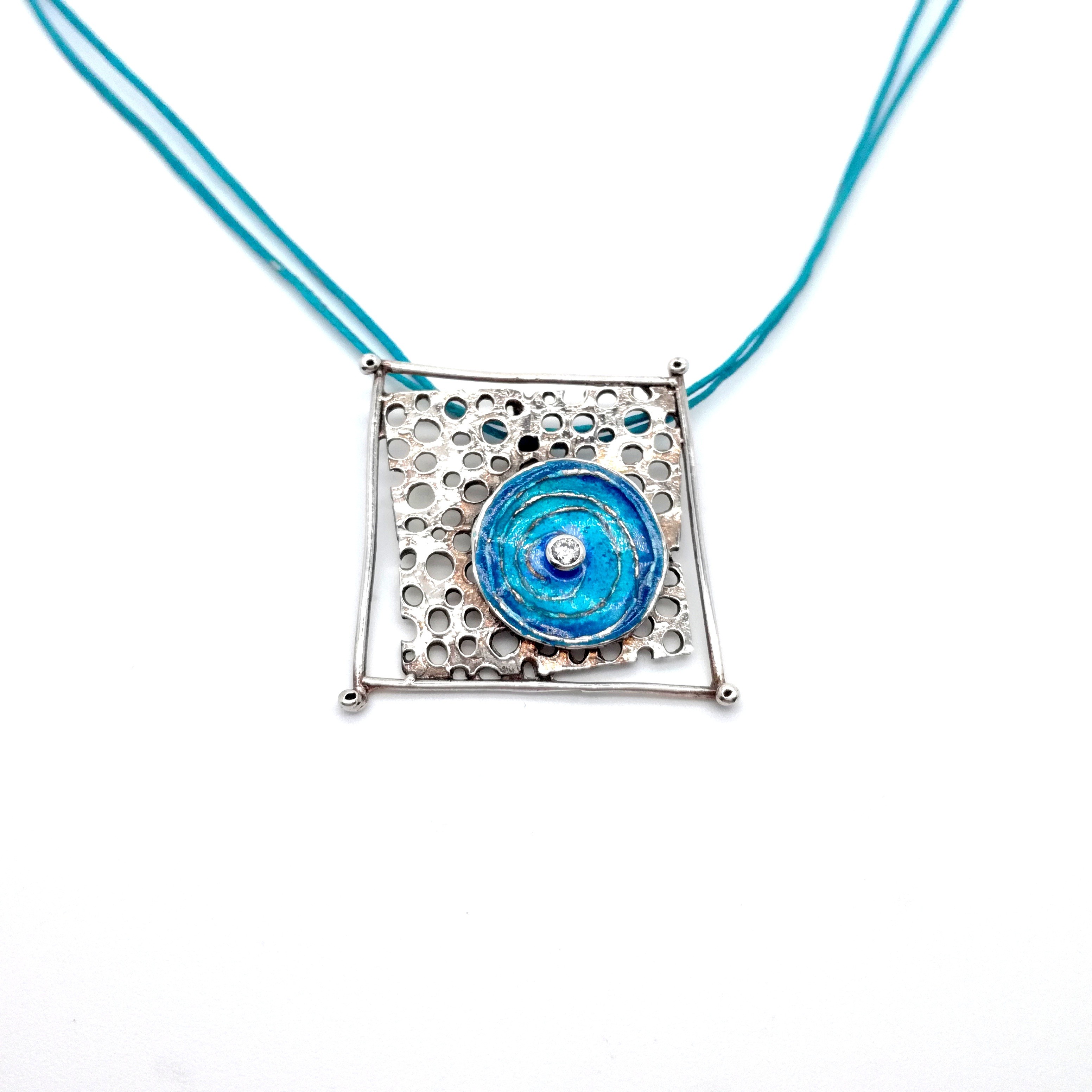 Silver pendant 925 with enamel and synthetic stones