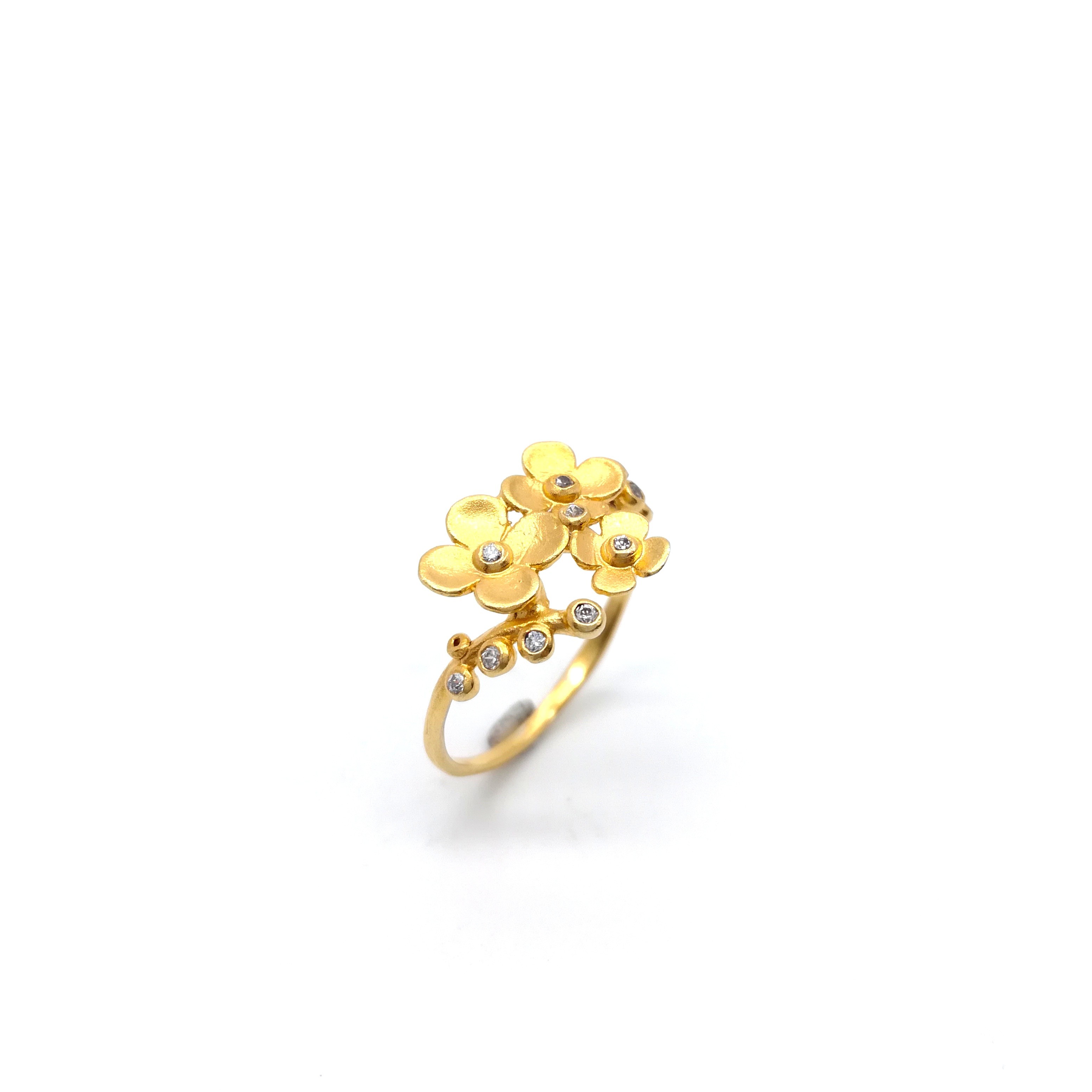 Gold ring 14K or 18K with synthetic stones or diamonds brilliant cut